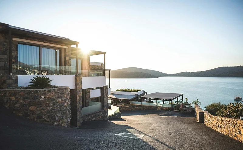 Riverside Residence